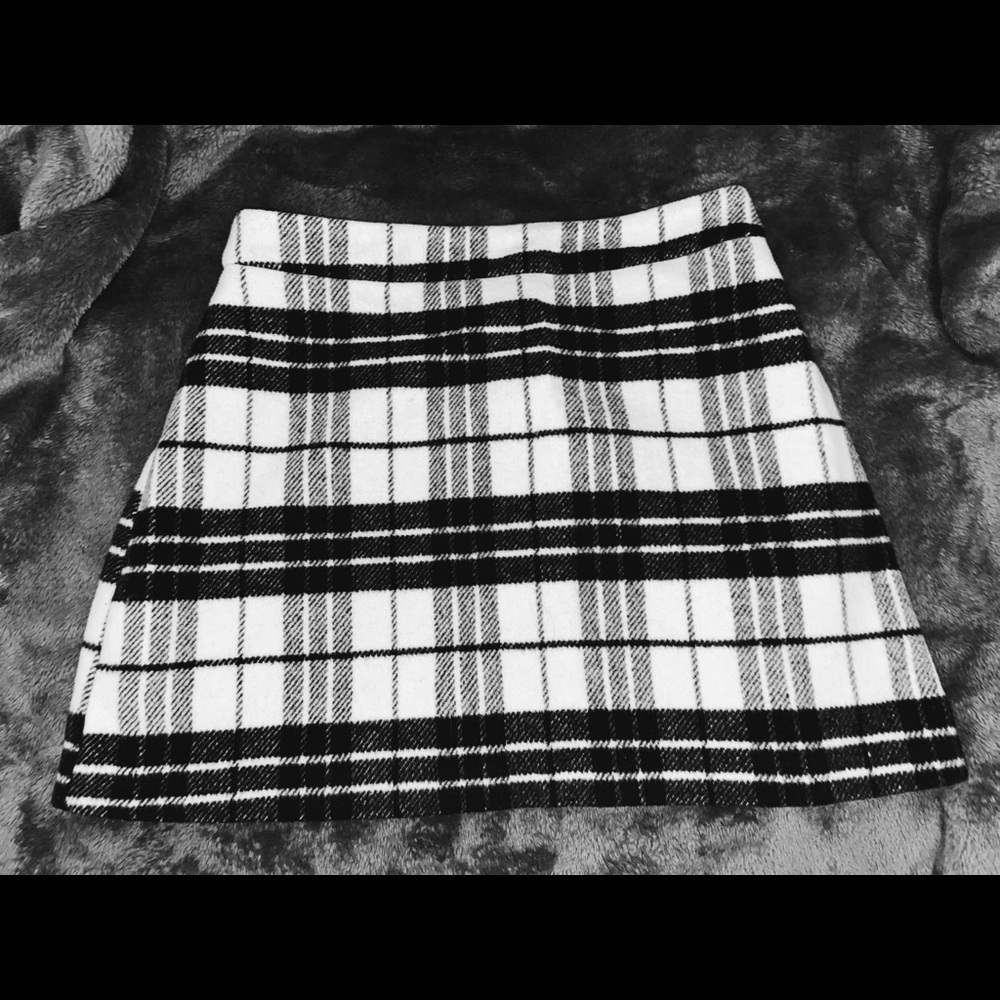 black and white plaid skirt